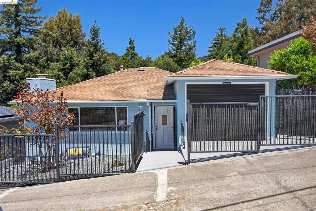 6138 Oakdale, Oakland