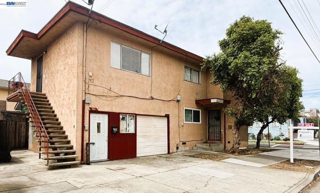 7401 -7411 Hillside St, Oakland