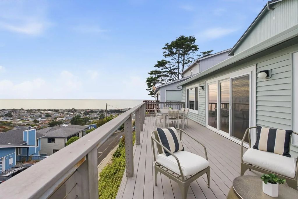 613 Farallon Avenue, Pacifica