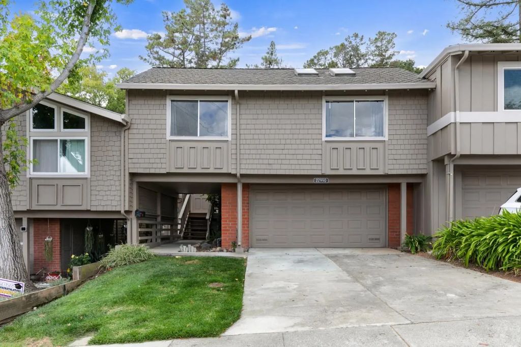 22990 Cricket Hill Road, Cupertino