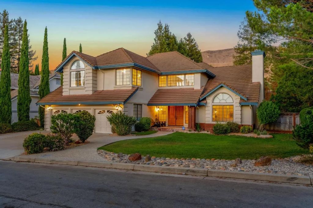 44471 View Point Circle, Fremont
