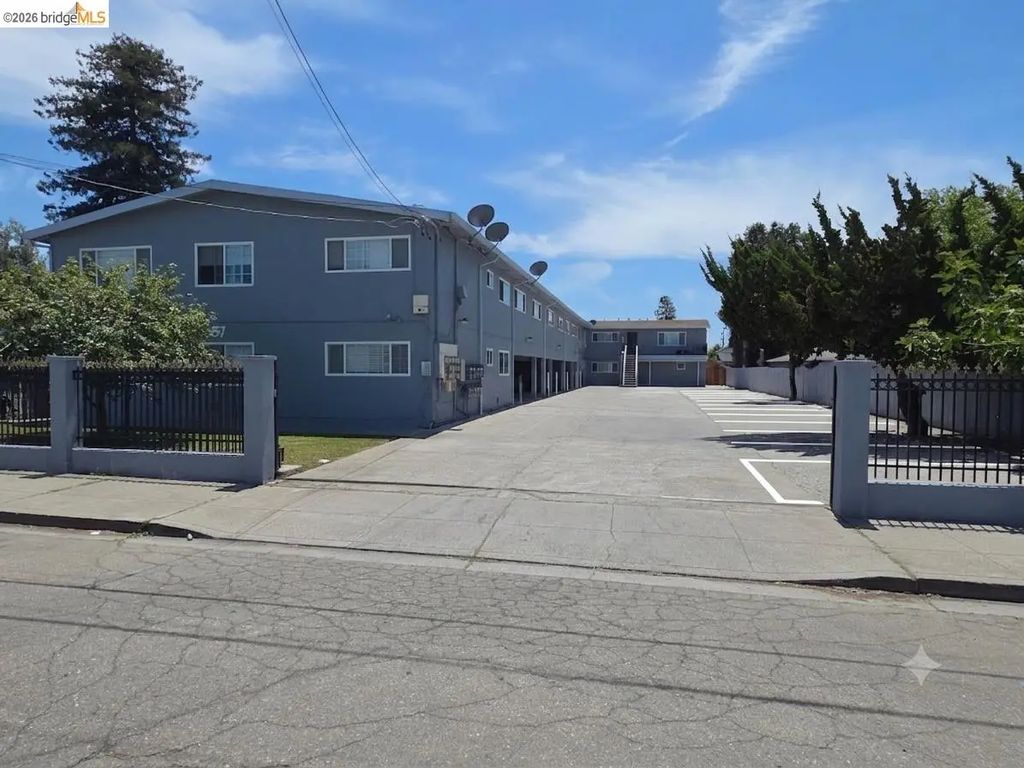 257 Poplar Ave, Hayward