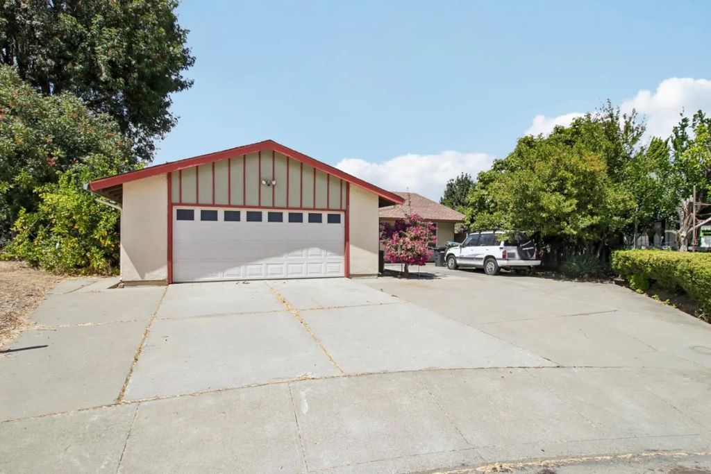4967 Avenida De Angelina, Santa Clara