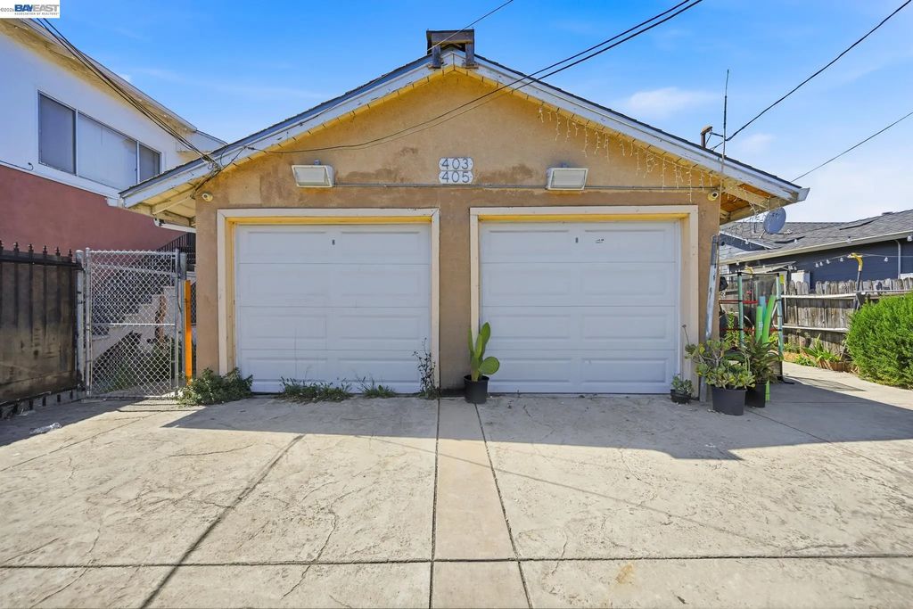 403-405 105th Ave, Oakland