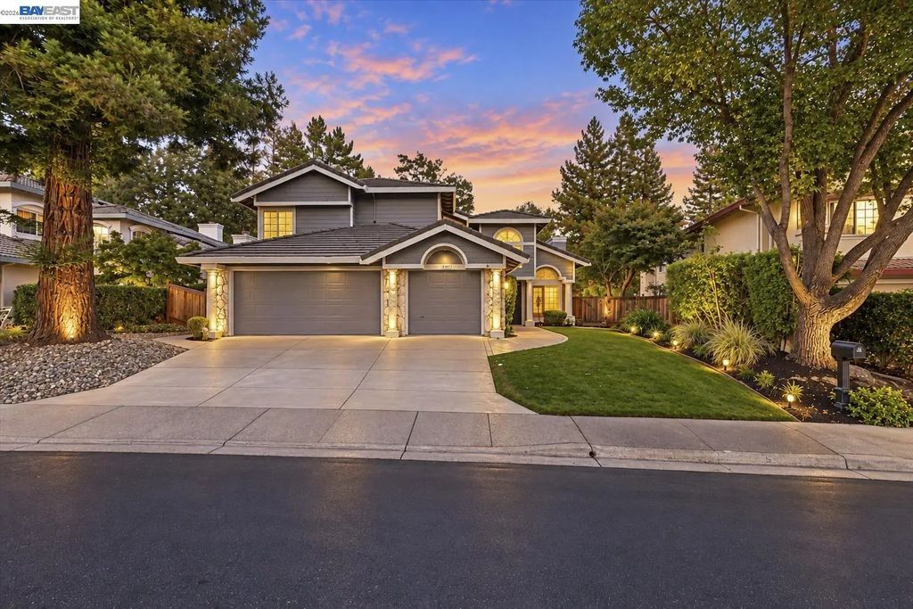 749 Sweet Water Dr, Danville