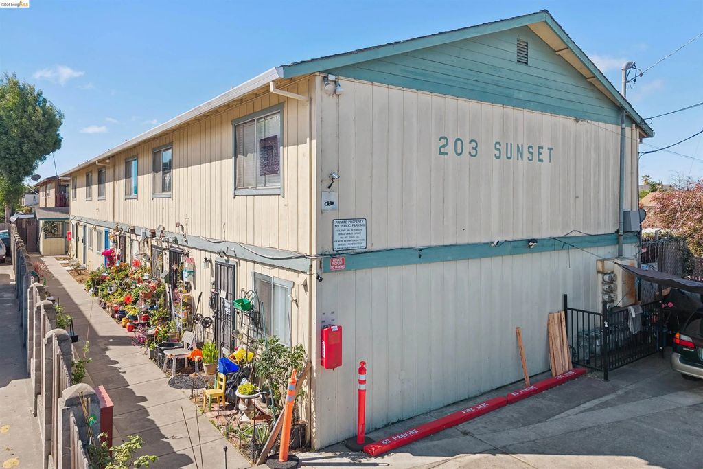 203 Sunset Blvd, Hayward