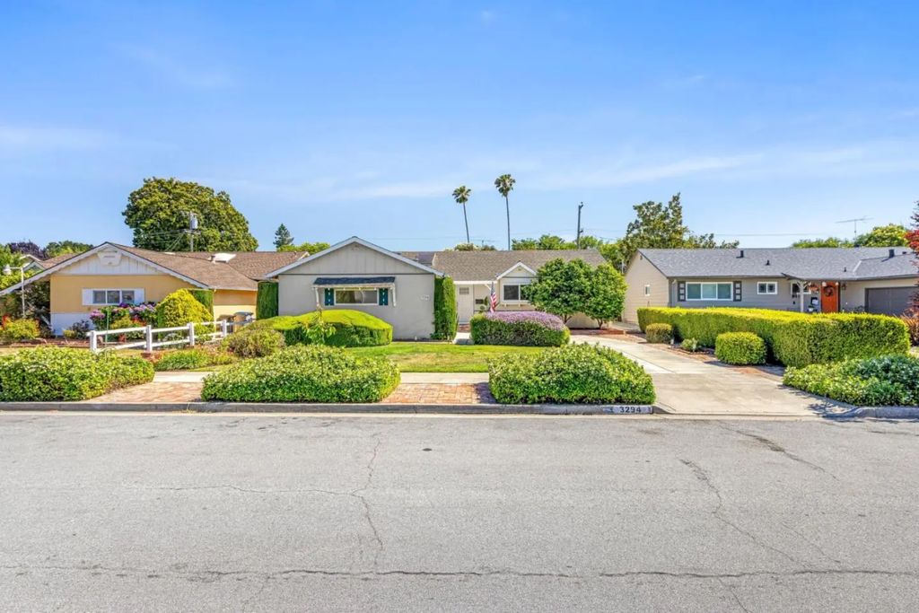 3294 Lindenoaks Drive, San Jose
