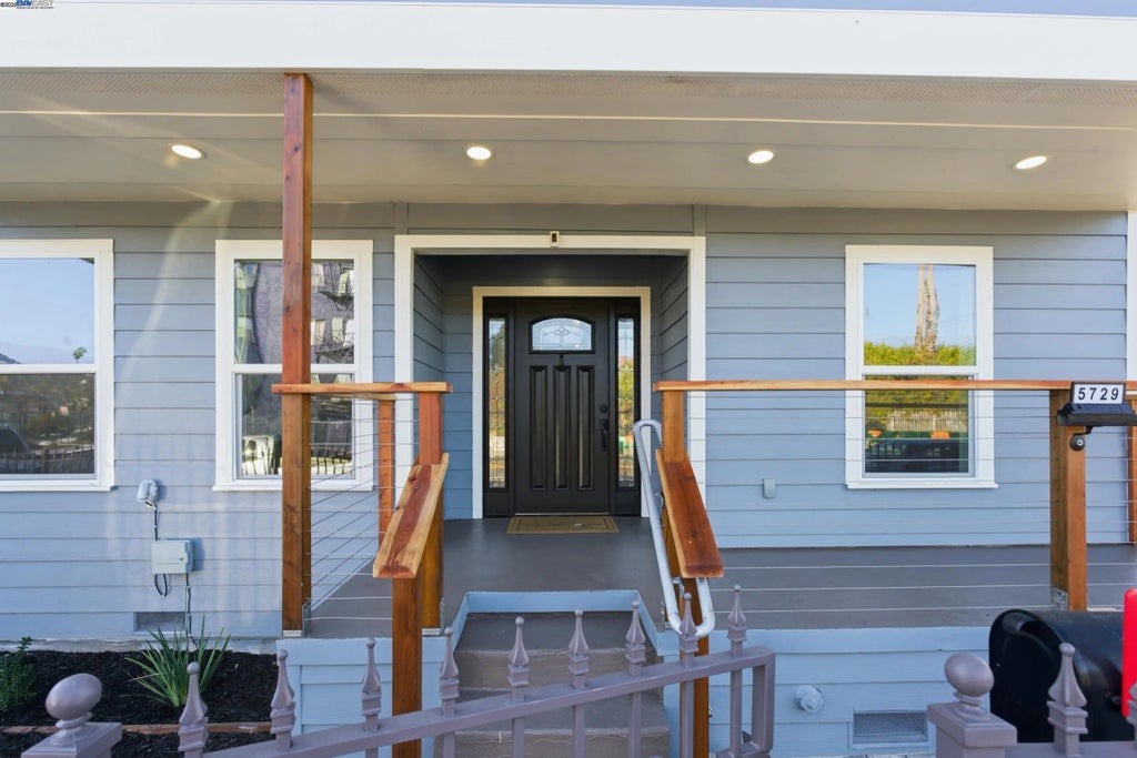 5729 Bancroft Ave, Oakland