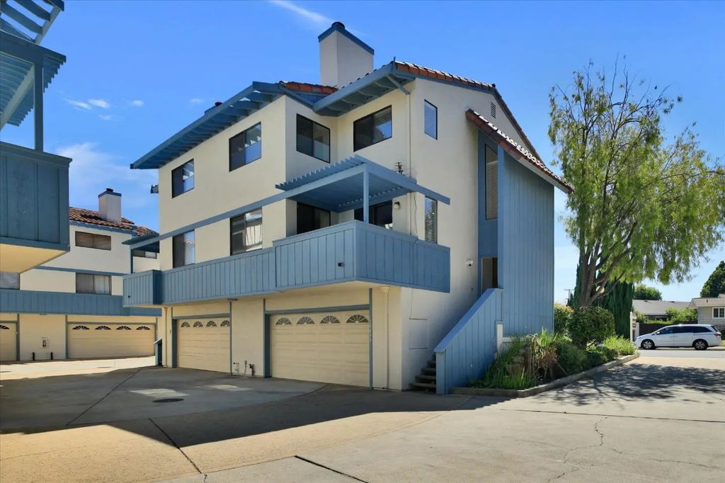 10095 Craft Drive, Cupertino