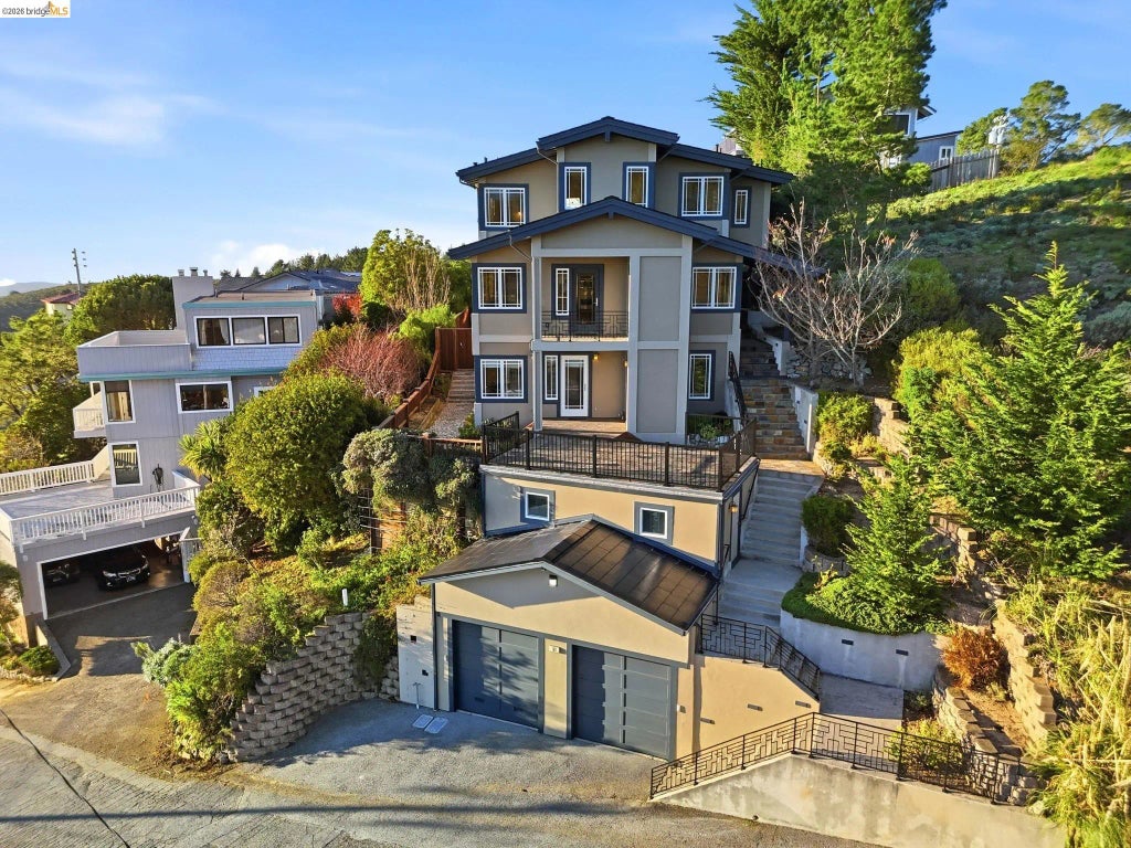 107 Dolphine Ave, El Granada