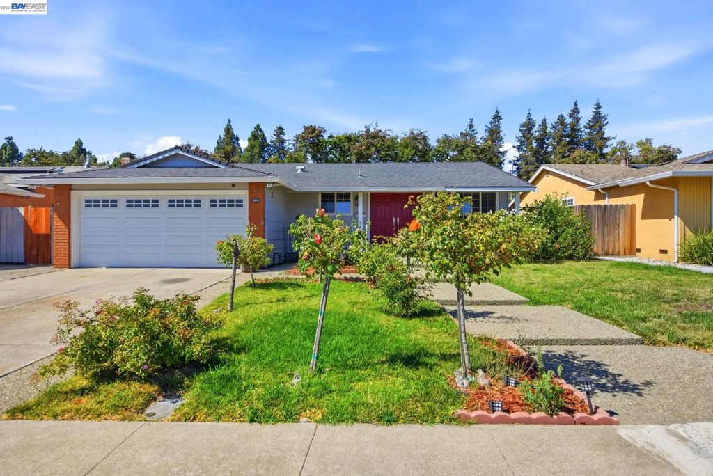 32252 Valiant Way, Union City