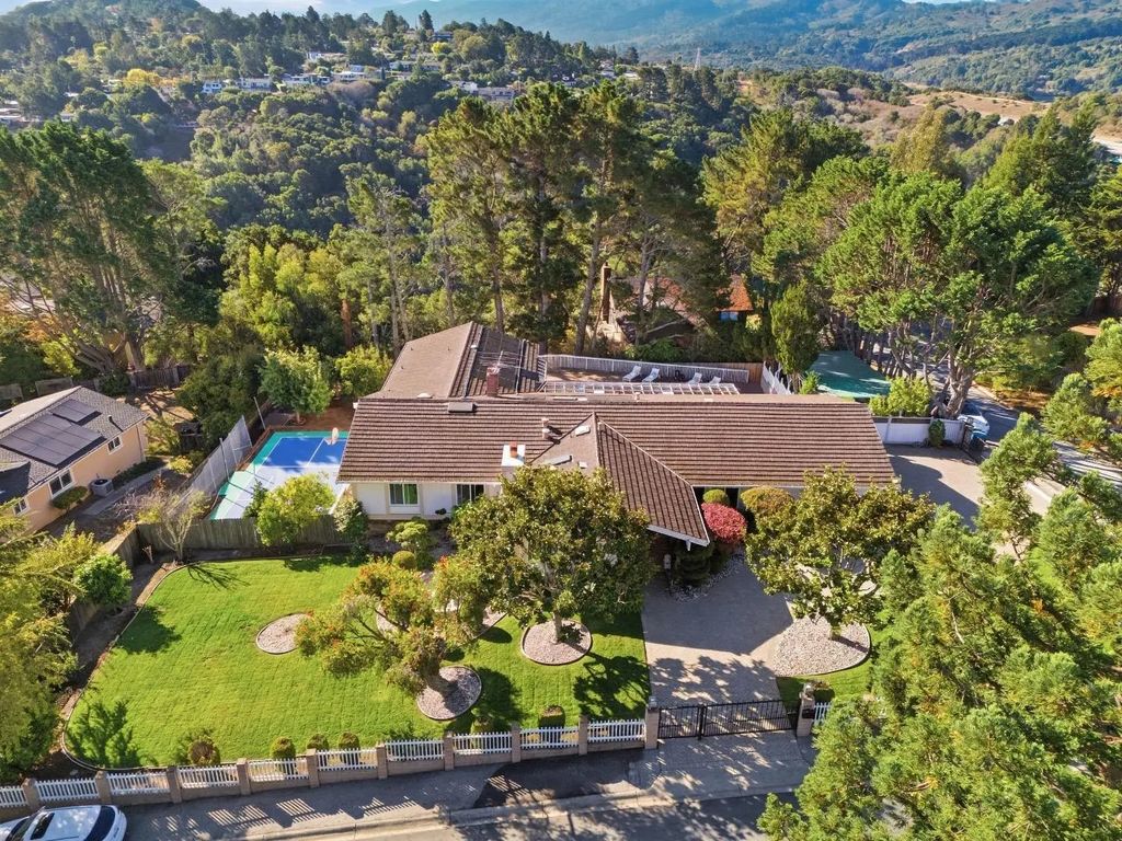 1345 Lakeview Drive, Hillsborough