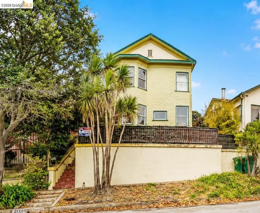 213 Nicholl Ave, Richmond