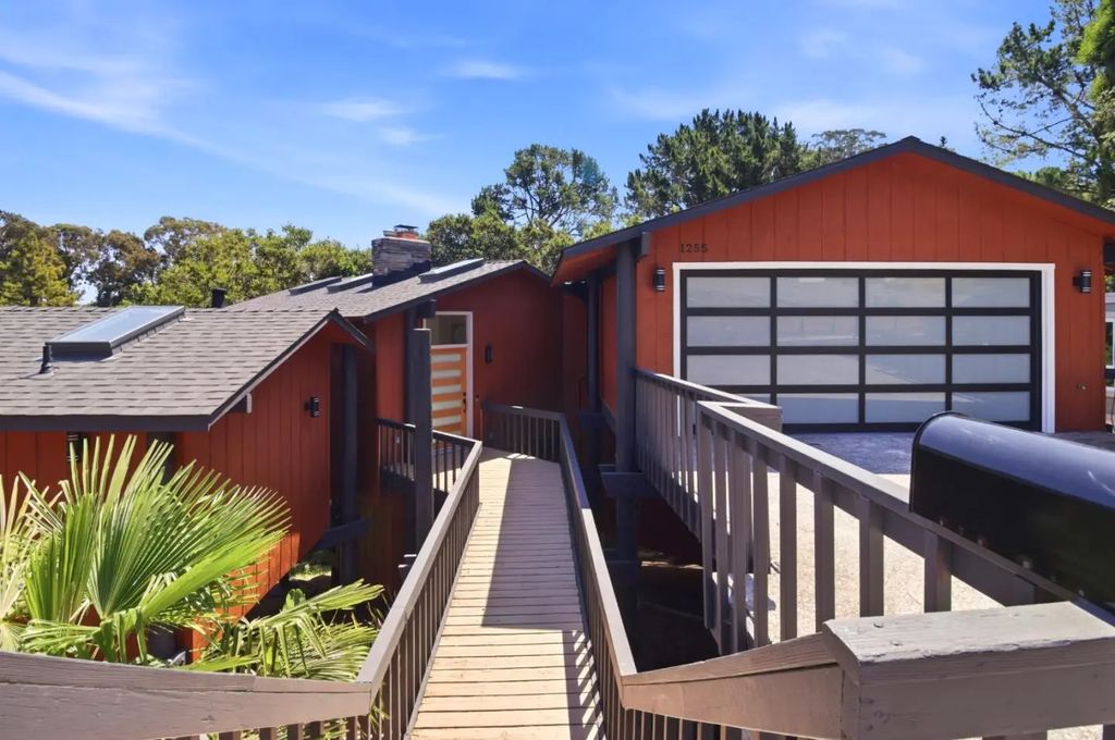 1255 North Road, Belmont