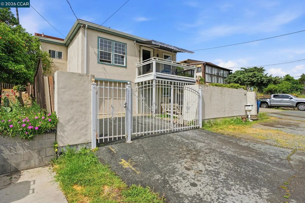 1035 Santa Fe Ave, Martinez