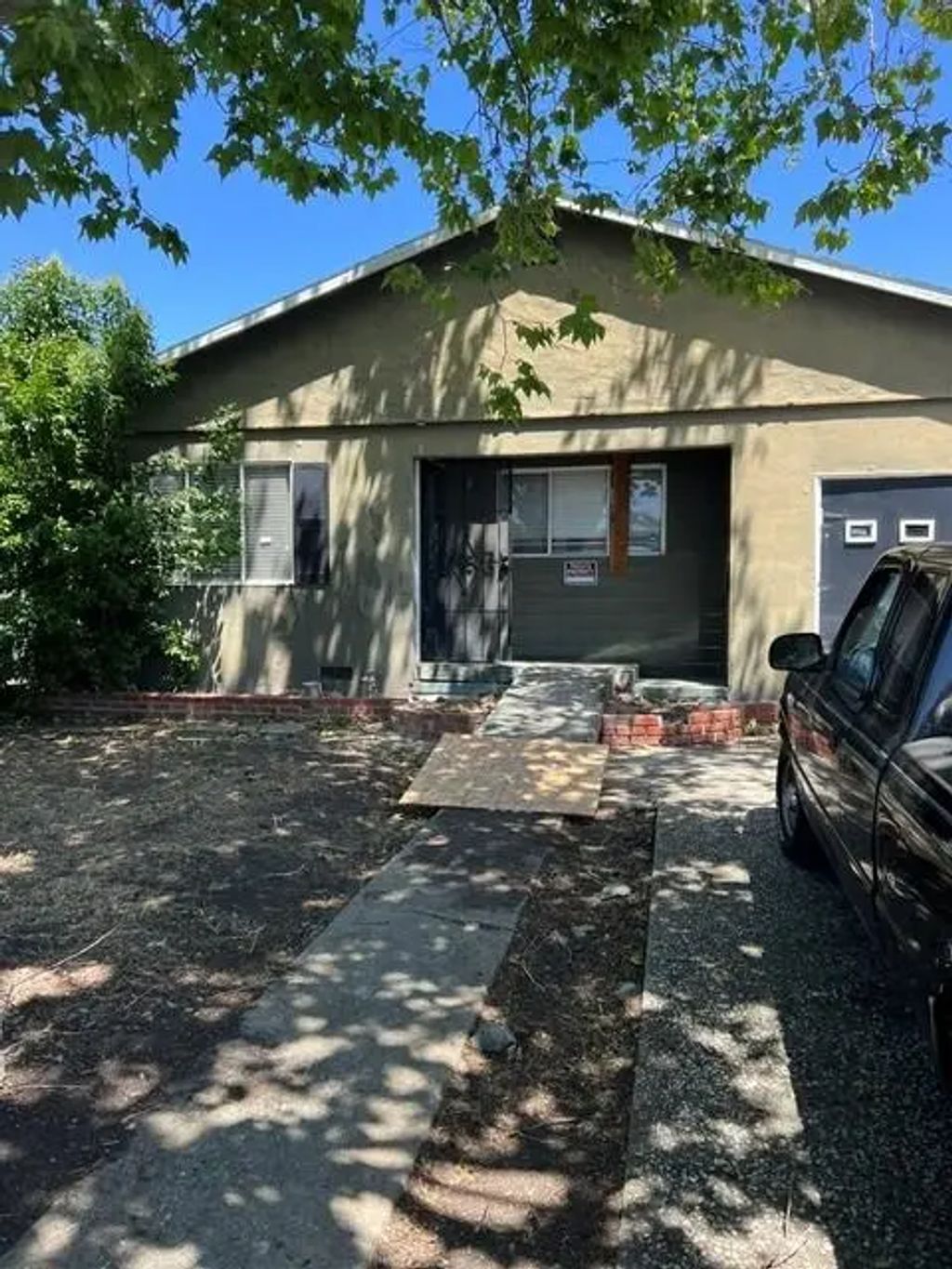 1225 Cypress Street, East Palo Alto