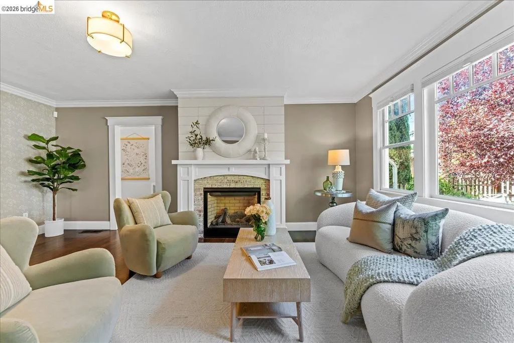 1202 Plaza Dr., Martinez