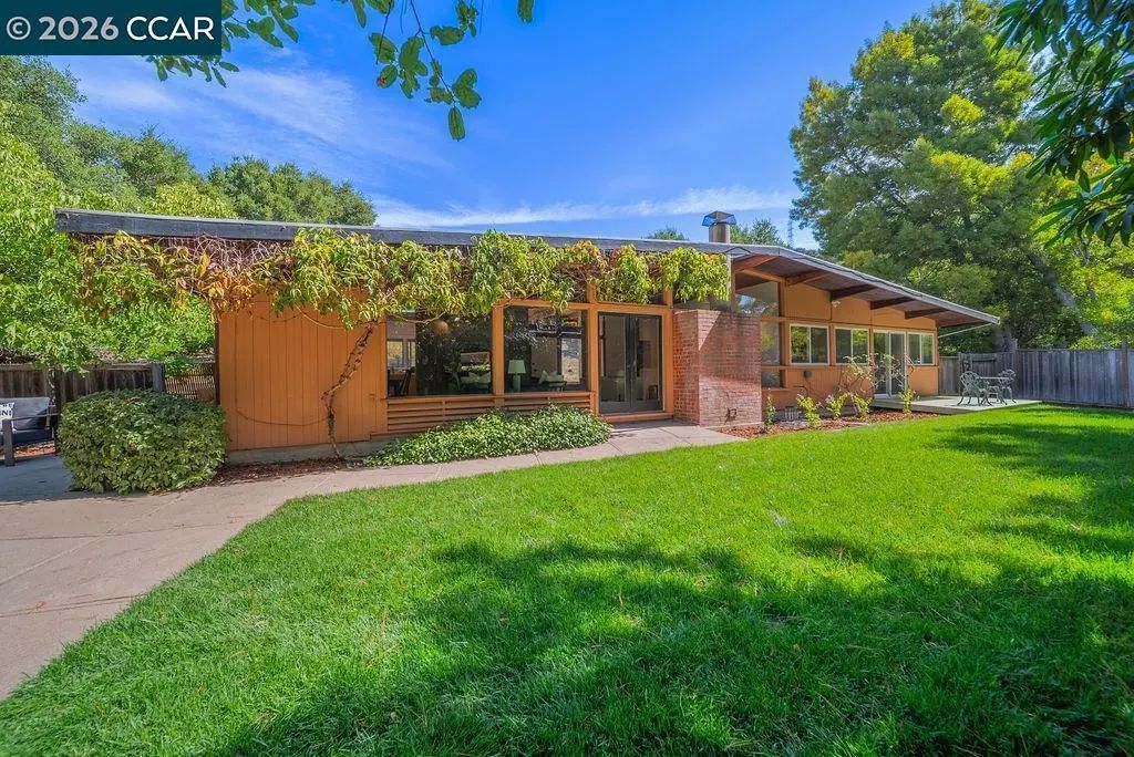 266 Orchard Rd, Orinda
