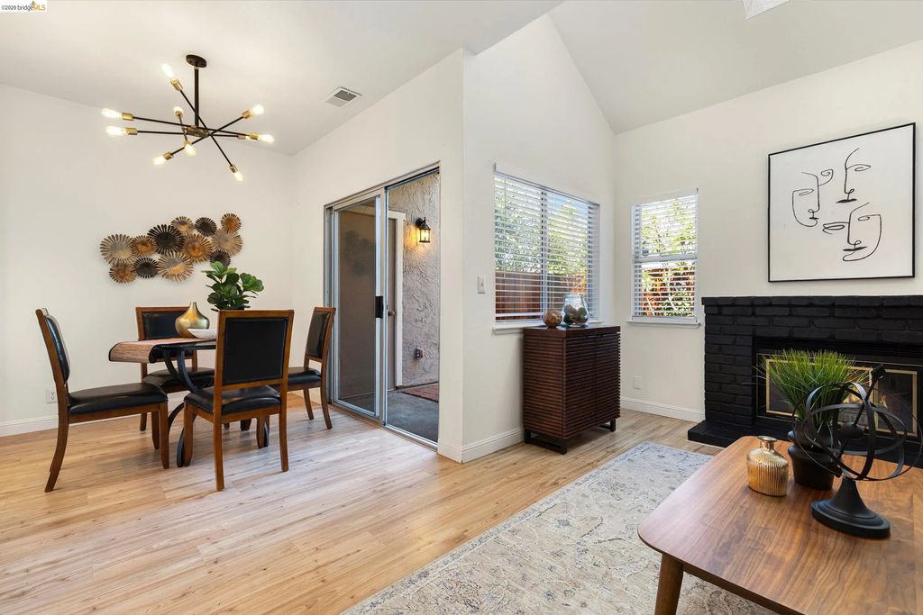 226 Birch Creek Dr, Pleasanton