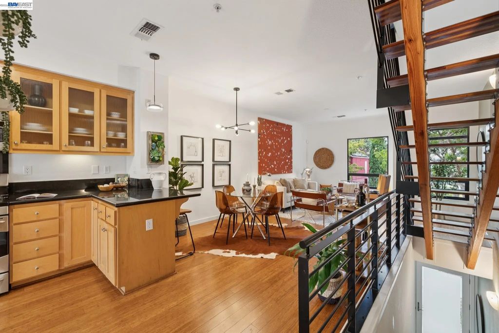 1215 Wood St, Oakland