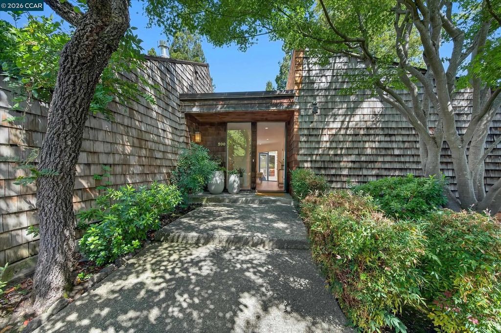 200 The Knoll, Orinda