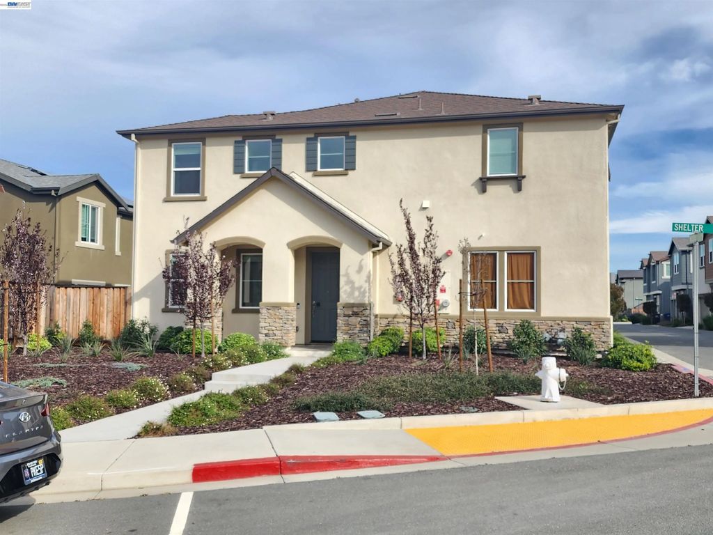 417 Mystic Ln, Pittsburg
