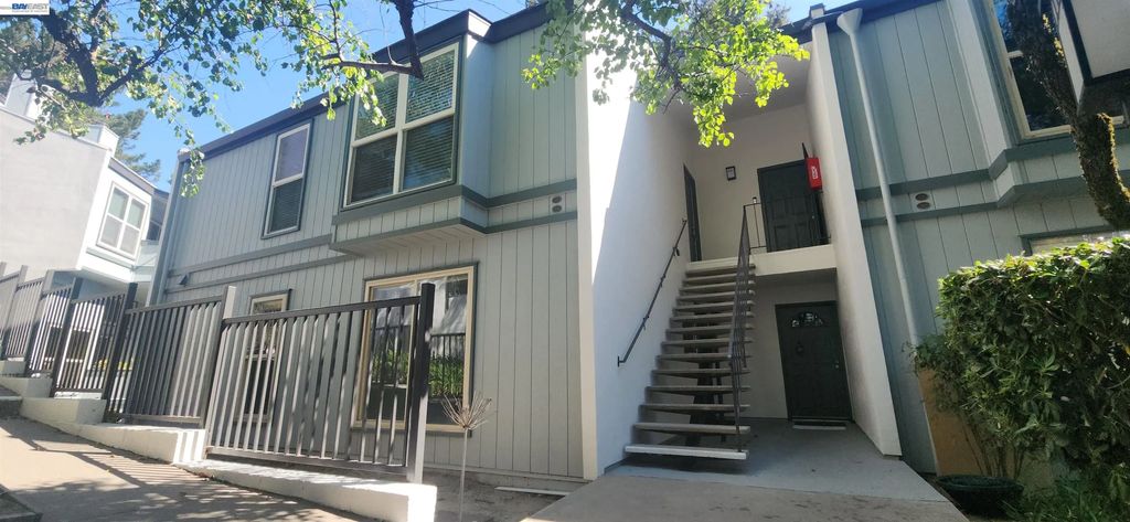 2075 Ascot Dr 119, Moraga