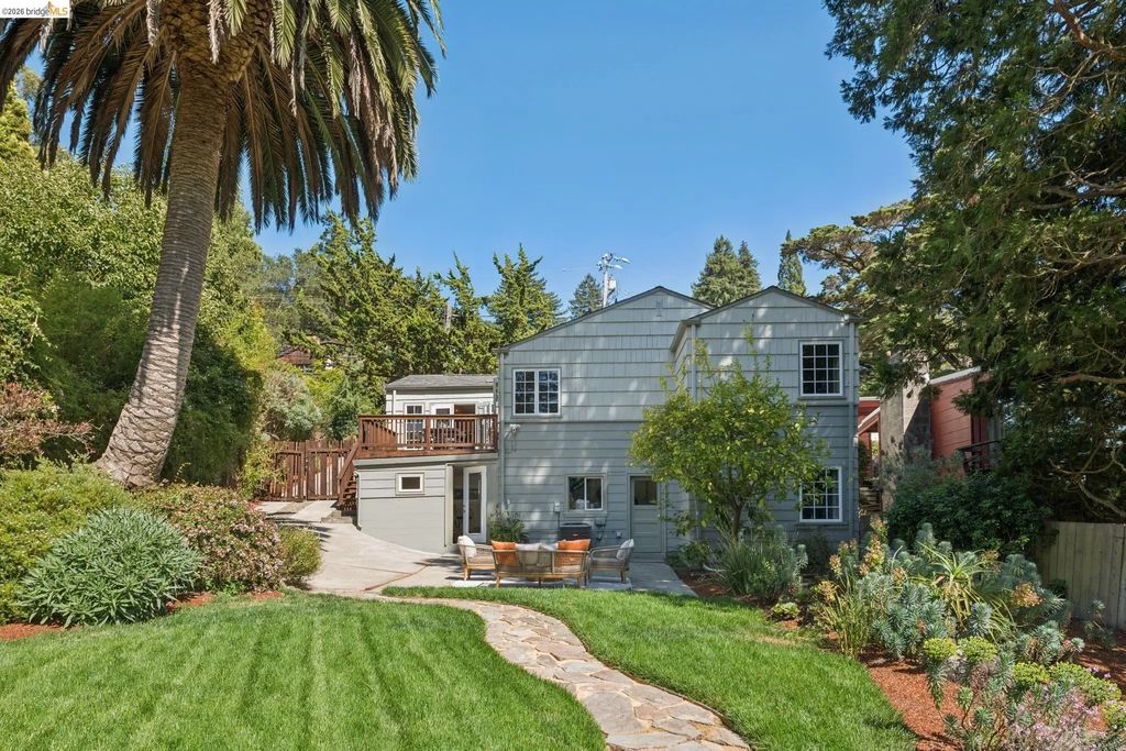 200 Fairlawn Dr, Berkeley