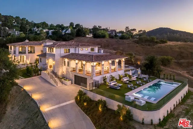 23614 Dry Canyon Cold Creek Rd, Calabasas