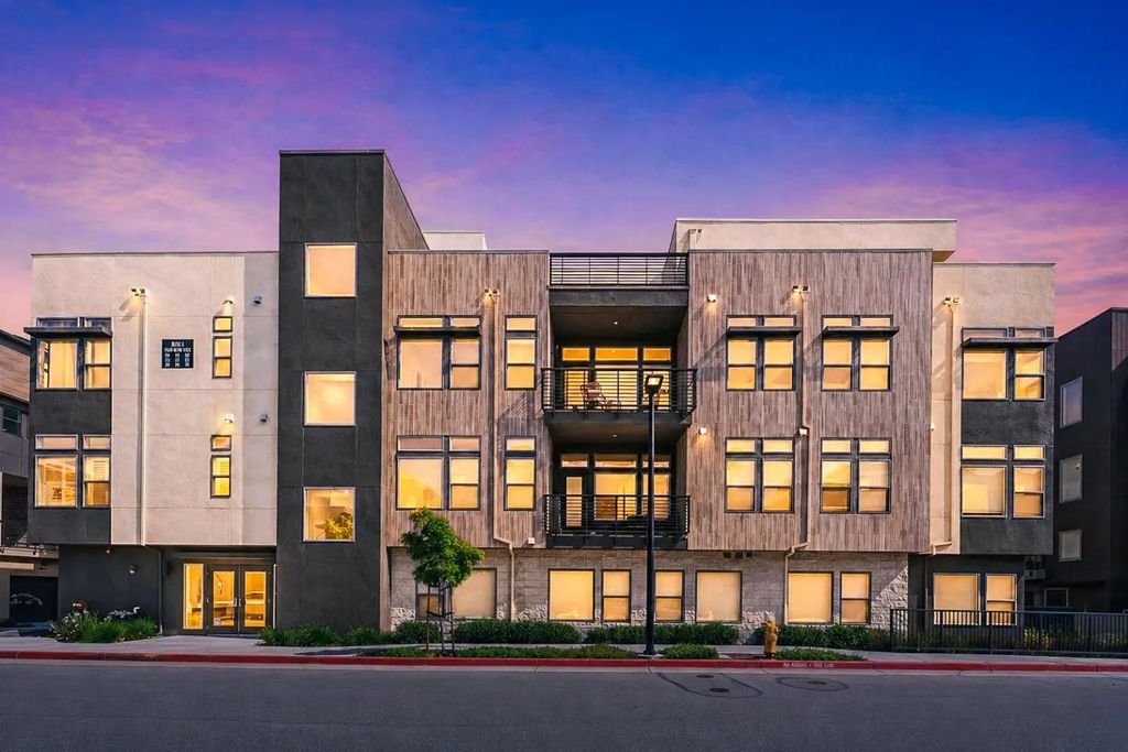 220 Waters Park Circle 101, San Mateo