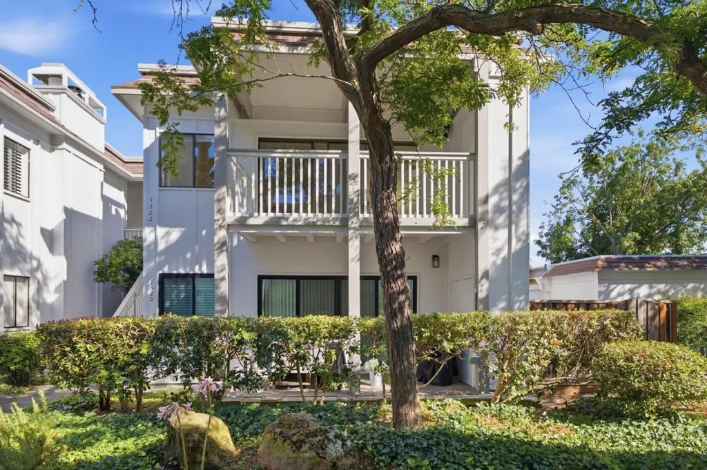 1322 Woodside Road, Redwood City