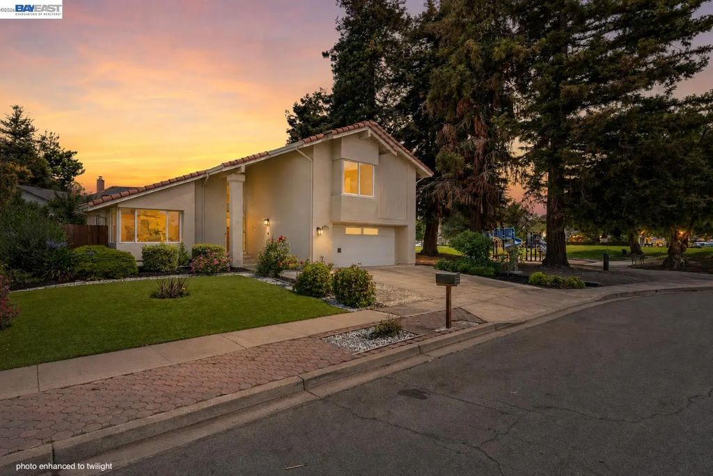 4216 Warbler Loop, Fremont