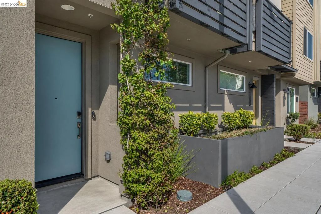 2229 Myrtle St, Oakland