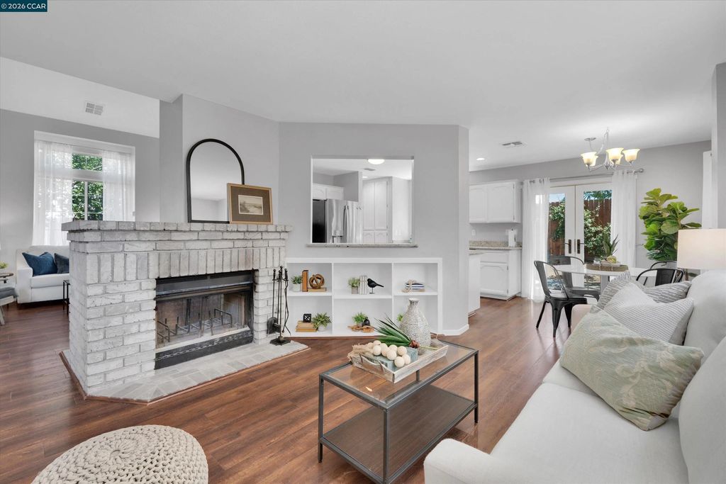 400 Devon Ct, Oakley