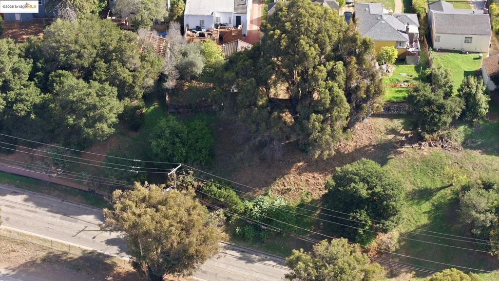 9670 Mountain Blvd, Oakland