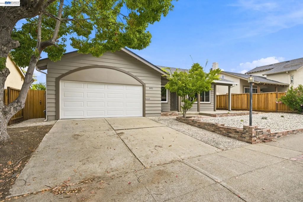 801 Lippert Ave, Fremont