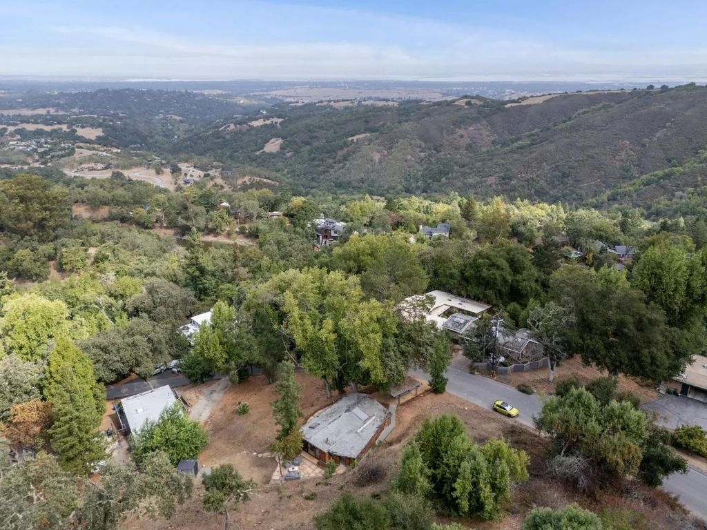 76 Old Spanish Trail, Portola Valley