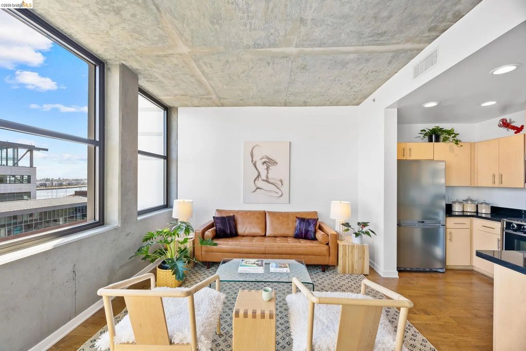311 2nd St 714, Oakland