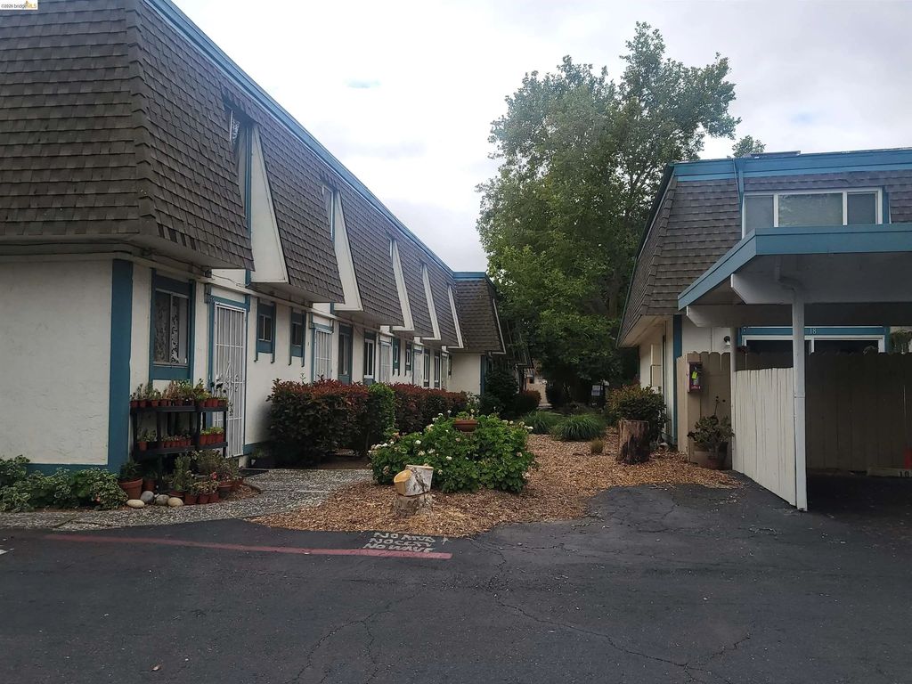 3905 Clayton Rd 12, Concord