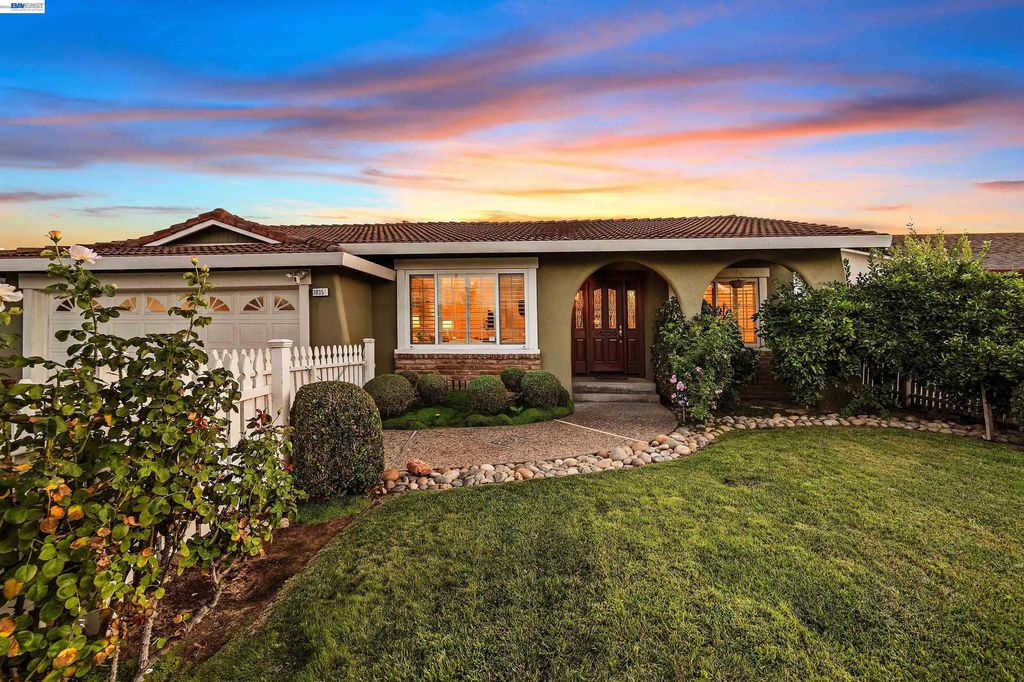 38351 Paseo Padre Pkwy, Fremont