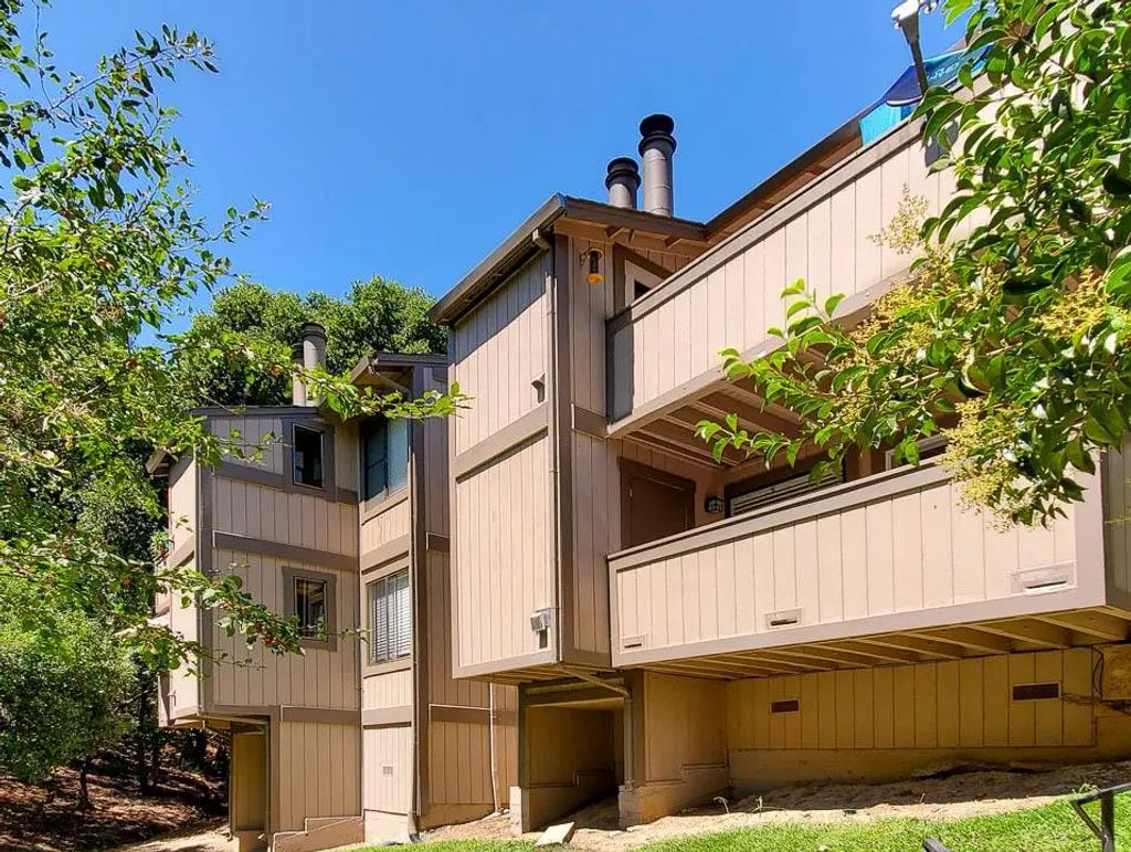 33 Clay Court, Novato