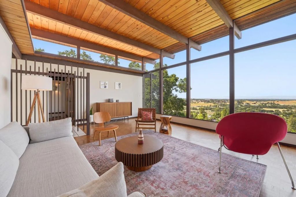 410 Conil Way, Portola Valley