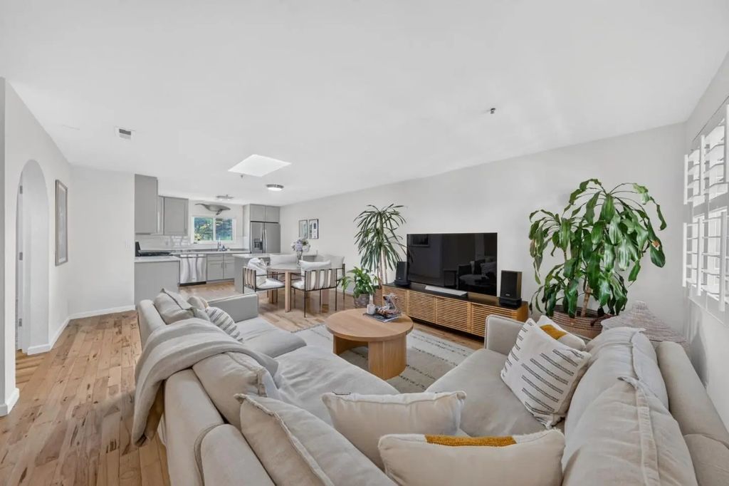 2355 Beach Boulevard 204, Pacifica