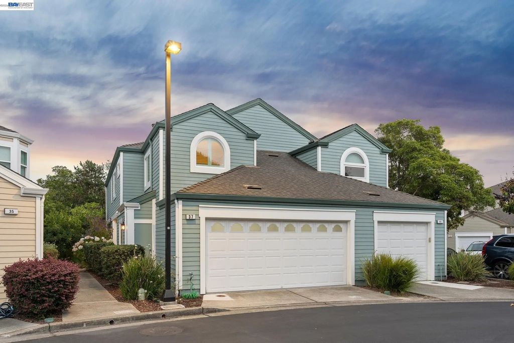 37 Oak Park Dr, Alameda