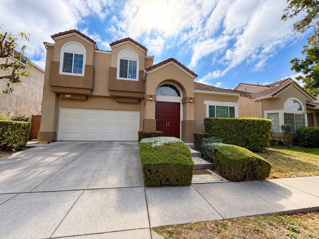 5572 Tan Oak Drive, Fremont