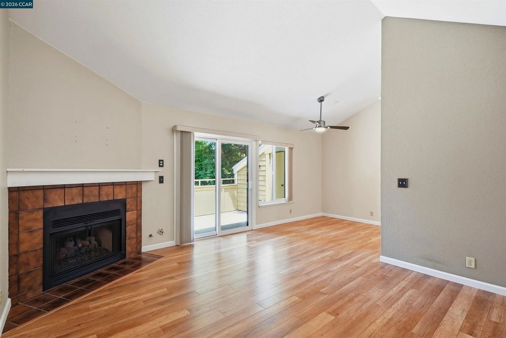 775 Center Ave, Martinez