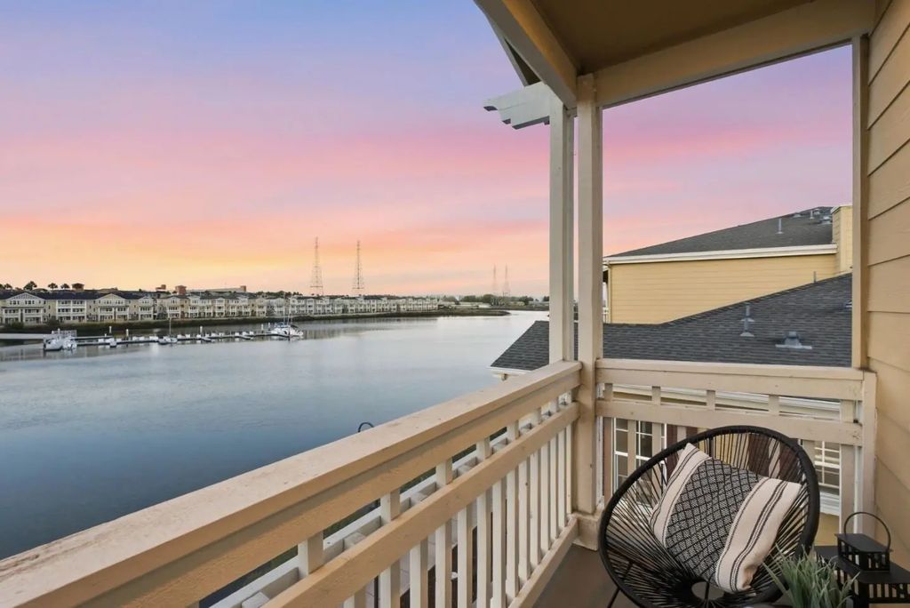 639 Turnbuckle Drive 1503, Redwood City
