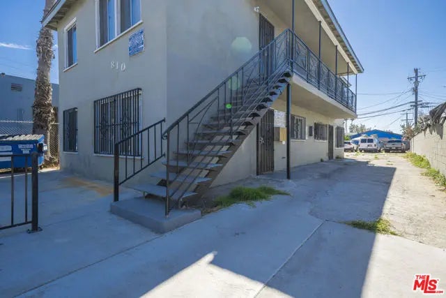 810 W 62nd Street, Los Angeles