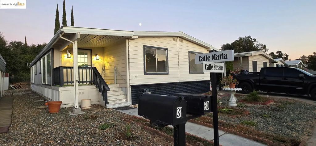 30 Calle Susana, Elk Grove