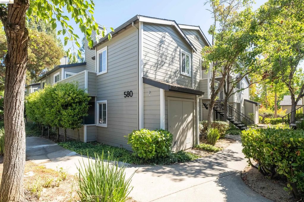 580 Canyon Oaks D, Oakland